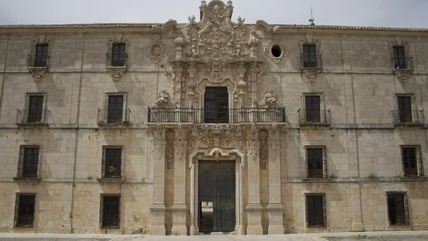 Así es «El Escorial de La Mancha», el monasterio que fue la casa central de la Orden de Santiago