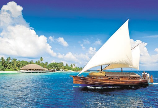 «Dhonis», viejas barcas con vela que se utilizan para la pesca o para disfrutar de una puesta de sol