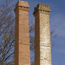 Ejemplo de las chimeneas vinícolas de Tomelloso