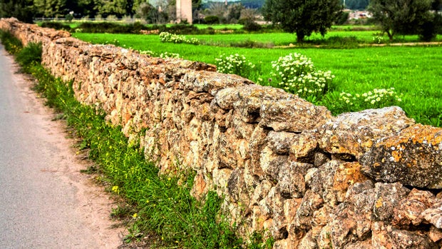 Un refugio antiaéreo de la Guerra Civil y otros símbolos de la nueva gran ruta de Ibiza