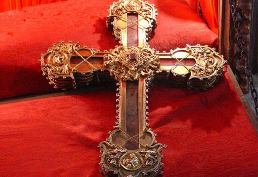 El sudario de Cristo y otras cuatro reliquias de la Semana Santa que custodia España