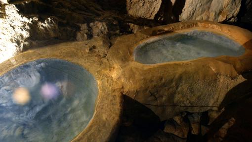 Pilas naturales llenas de agua