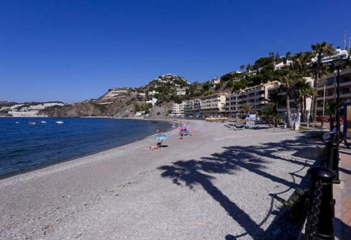 Playa Cotobro, en Almuñécar