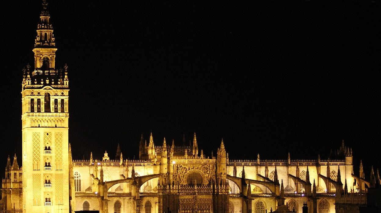 La Catedral de Sevilla y La Giralda son los lugares más visitados de la ciudad