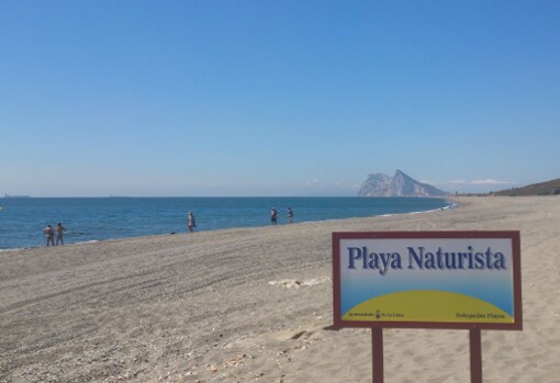 Playa de Santa Clara, una de las más tranquilas de La Línea