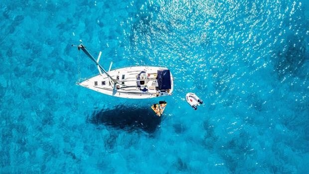 Las mejores calas de la Costa del Sol y la Costa Tropical para visitar en barco