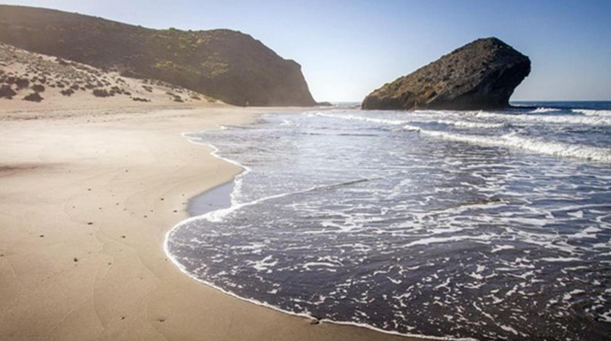 La cala de Mónsul, en Almería