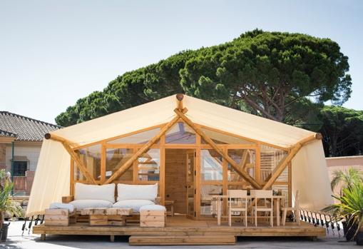 Una de las casetas de glamping del Camping Paloma, en Tarifa