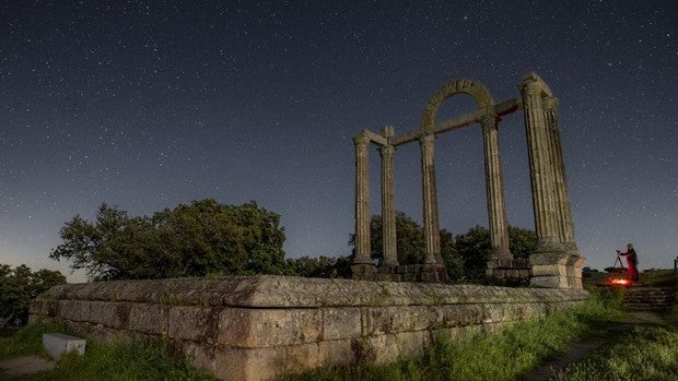 Catorce lugares de Cáceres donde ver la belleza del cielo estrellado