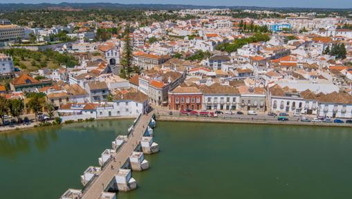 Tavira, atravesada por el río Gilâo