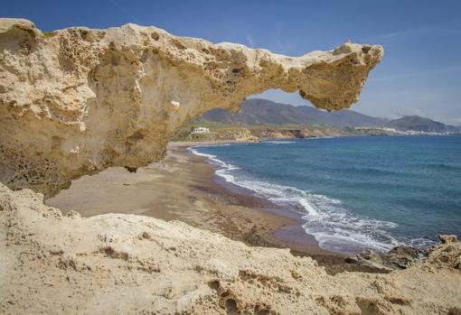 Los cuatro acantilados más impresionantes de la costa andaluza