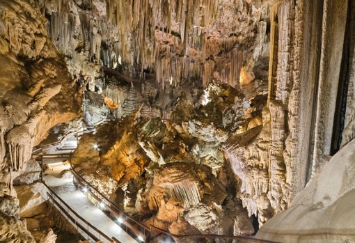 Interior de la Cueva de Nerja