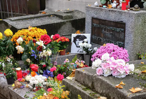 Imagen de la tumba de Jim Morrison