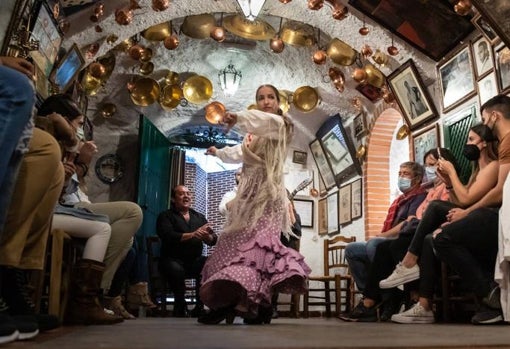 Espectáculo flamenco enuna de las cuevas del Sacromonte