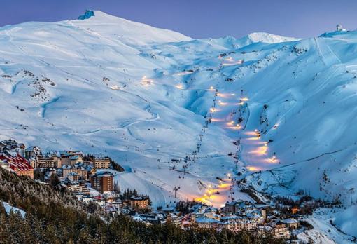 Imagen nocturna de Sierra Nevada