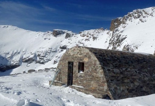 Refugio Vivac La Carihuela en Sierra Nevada