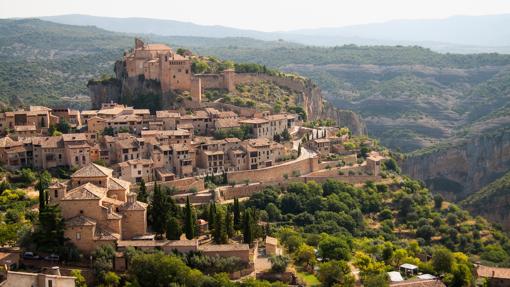 El pueblo de Alquézar, bajo la sombra del castillo