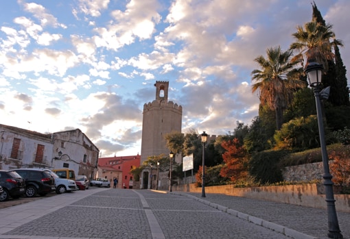 La torre más famosa de la Alcazaba es la de Espantaperros