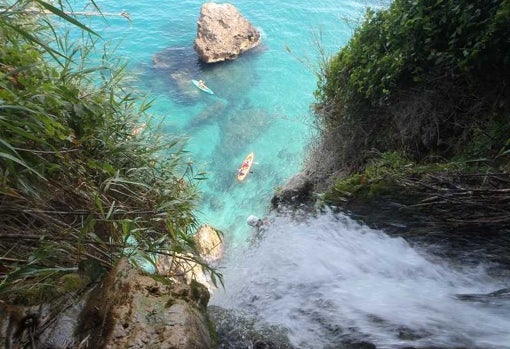 Acantilado de la playa de Maro