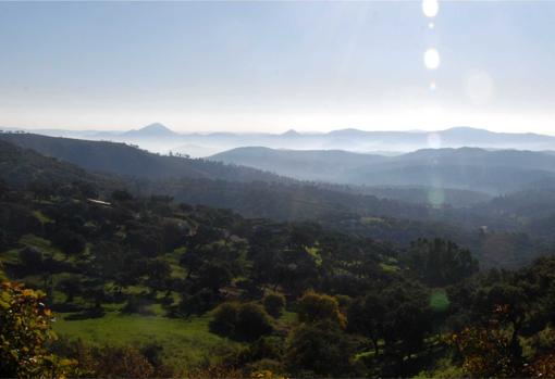 La naturaleza que rodea a Higuera es muy rica en matices y especies