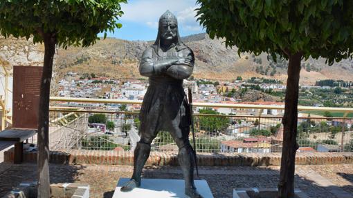 Estatua de Aliatar, alcalde de Loja en el s. XV