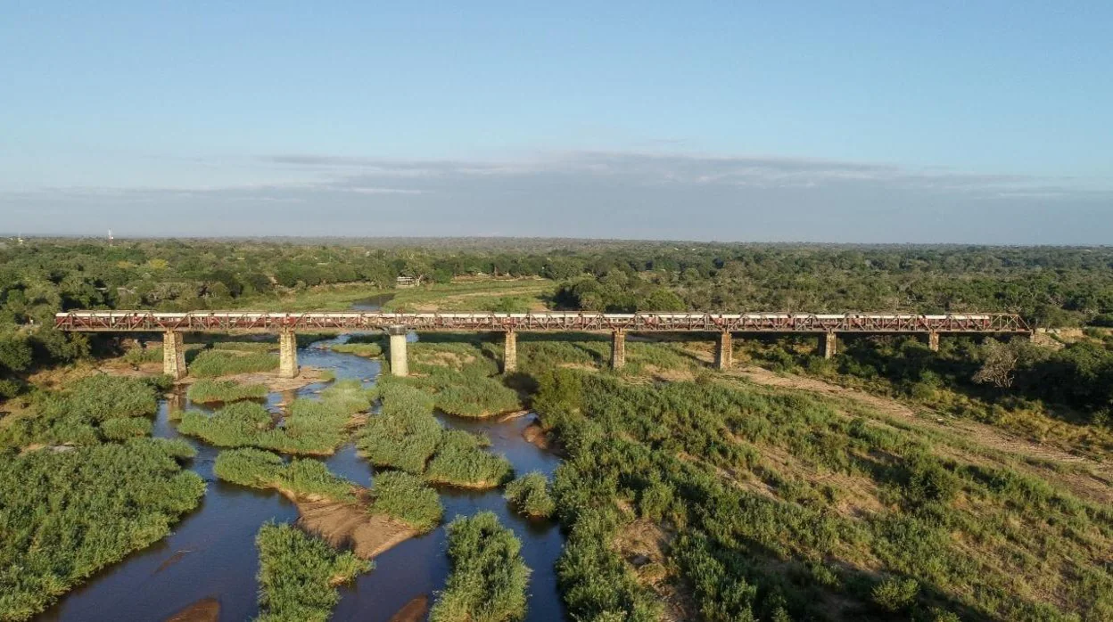 Kruger Shalati: The Train on the Bridge, en el Parque Nacional Kruger