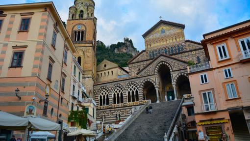 Amalfi es una de las excursiones favoritas desde el Costa Firenze