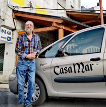 Manu Martínez, hospitalero del Albergue Casa Mar de Sobradelo