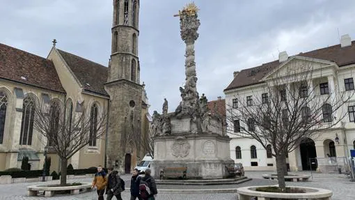 Iglesia de la cabra y estatua de la Santísima Trinidad, Sopron