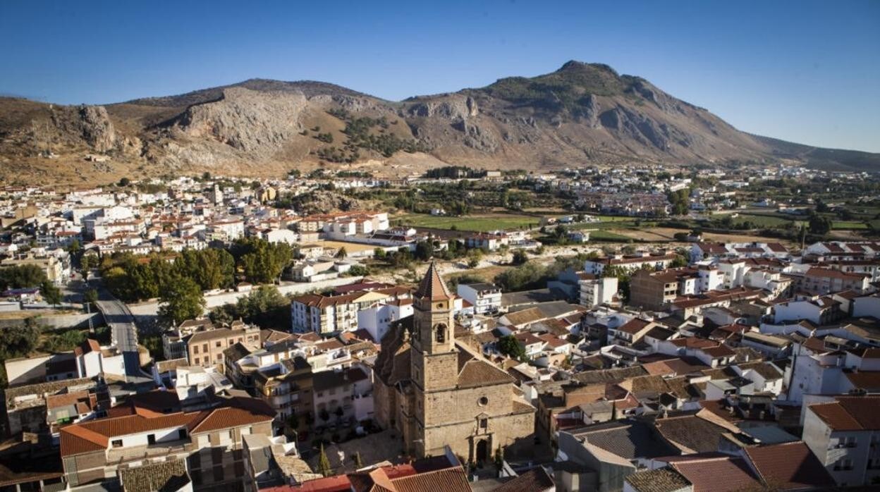 La localidad granadina de Loja se encuentra en la frontera entre Andalucía oriental y occidental