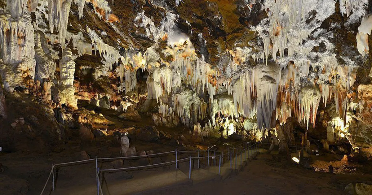 Imagen de la cueva del Águila, cerca de Arenas de San Pedro (Ávila)