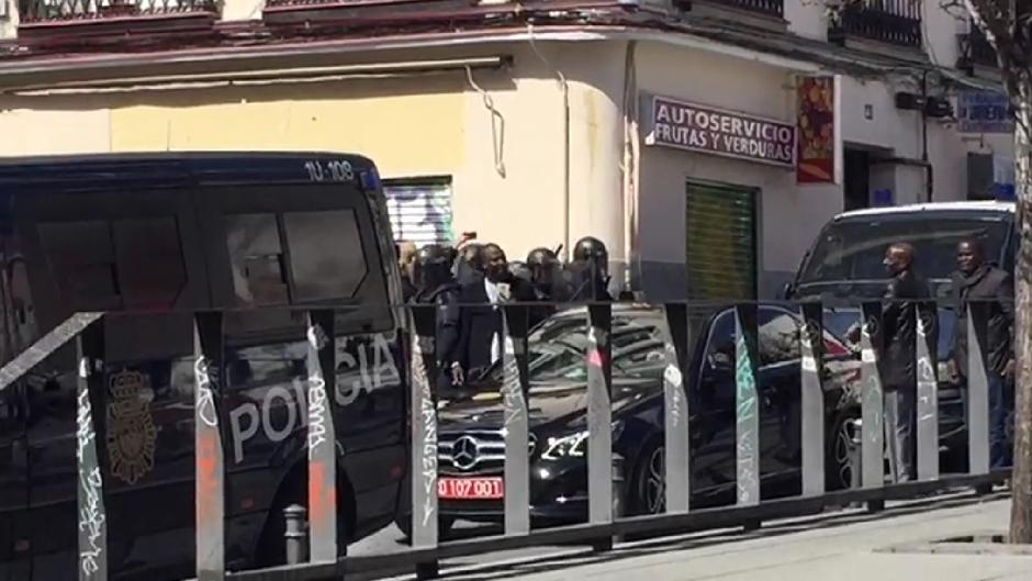 La Policía protege al cónsul de Senegal cuando intentan agredirle