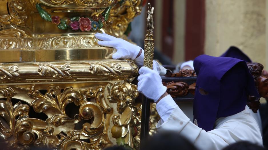 Vídeo y fotos: La Sentencia recorre las calles de Cádiz