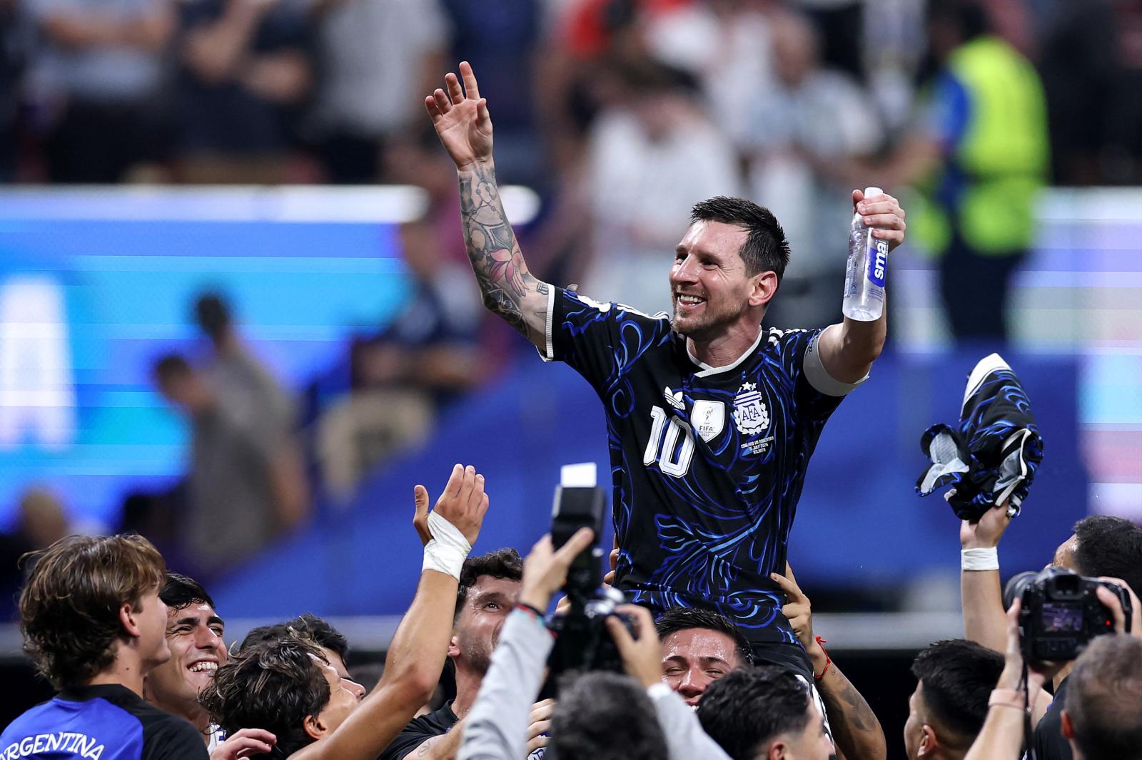 Messi agranda su leyenda