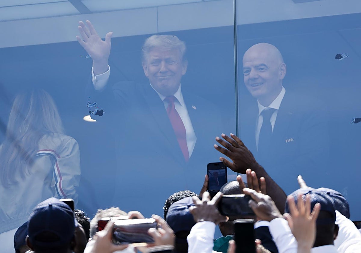 Felipe VI, Sánchez y Trump, juntos en el palco del MetLife sin Milei